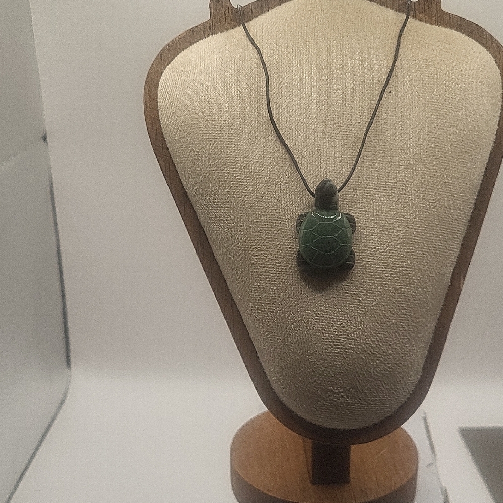 Green Turtle Pendant Necklace